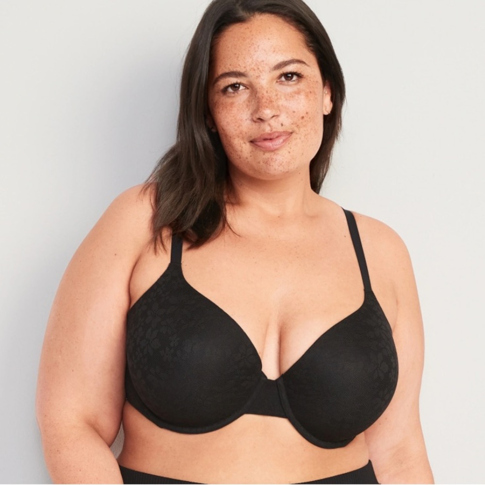 40DD  Lace Full Coverage under wire bra.